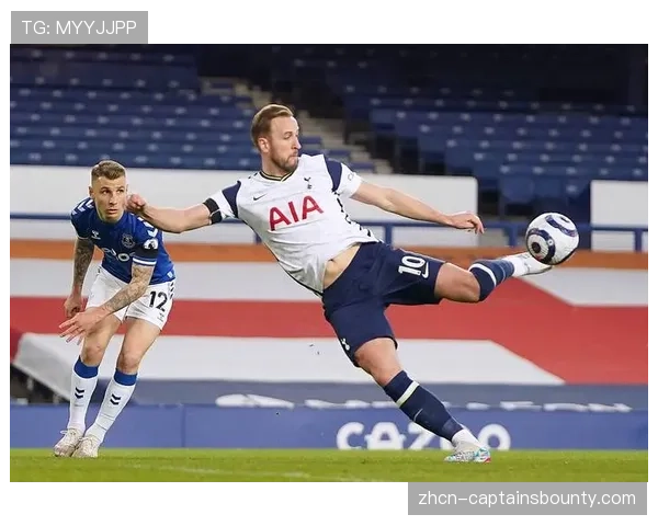 警方通报:一英超球员因涉嫌赌博违规被带走调查 警方通报:一英超球员因涉嫌赌博违规被带走调查